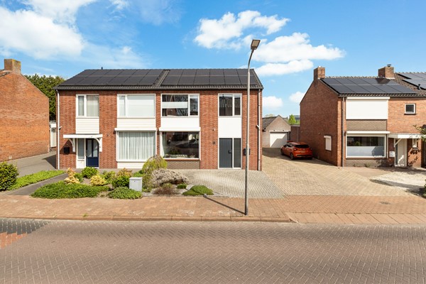 Foto - Te koop:  Royale twee-onder-een-kapwoning met comfort en ruimte!